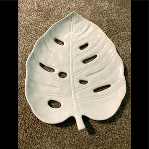 Ceramic leaf wall decor